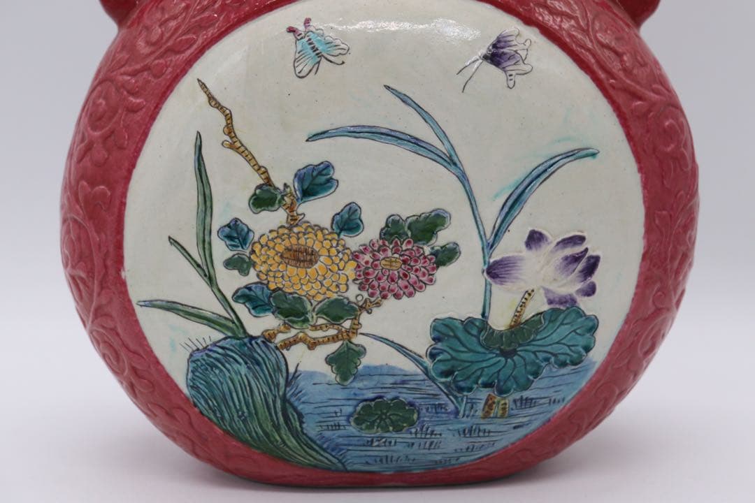 中国　大清乾隆年製銘　粉彩花卉胡蝶紋扁瓶　送料込み0316