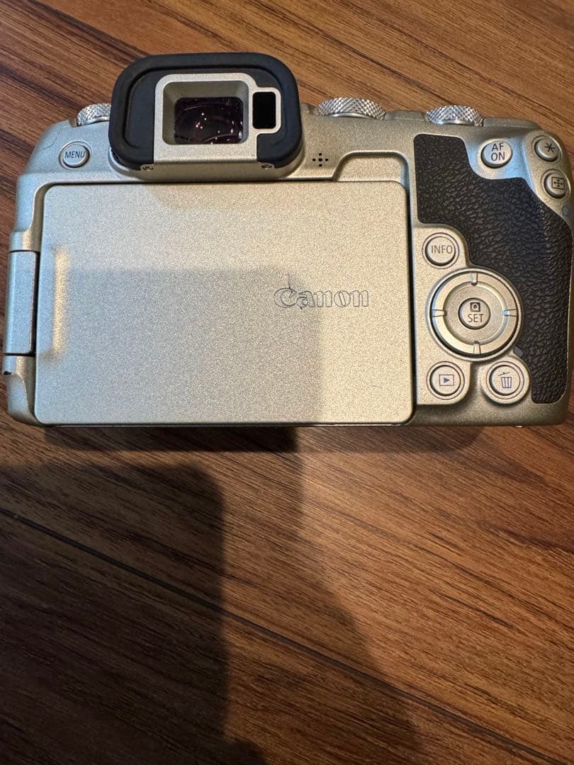【週末値下げ】Canon EOS RP GOLD数量限定仕様