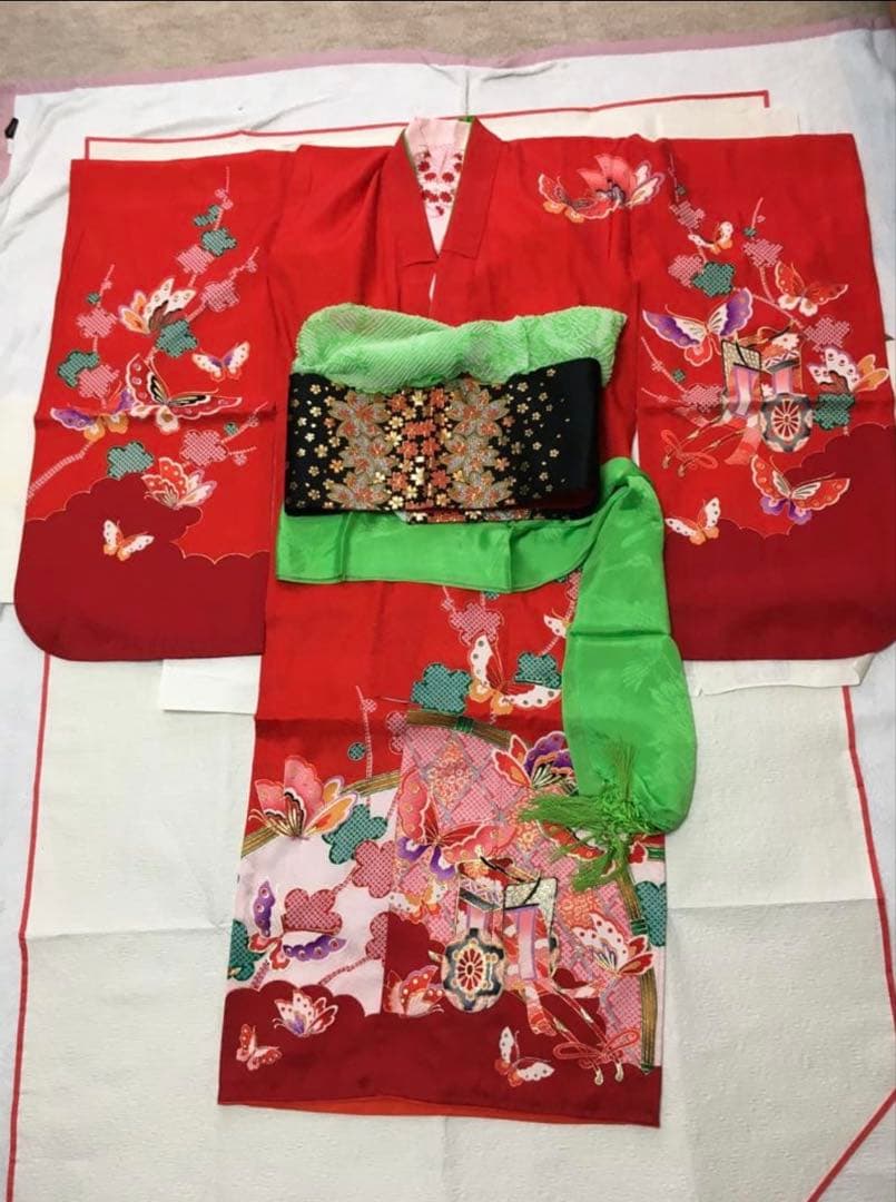 正絹　赤い花と蝶の着物セット　7歳
