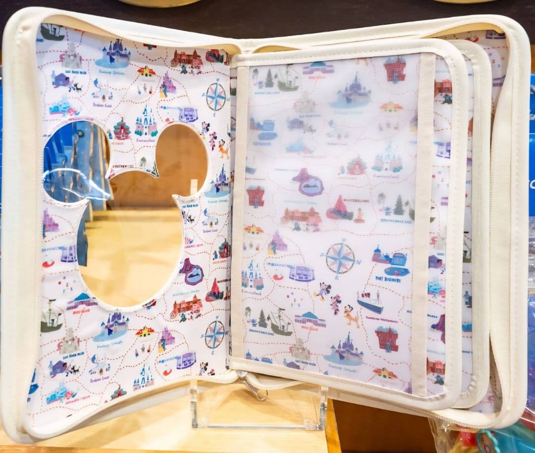 は*ー様 新商品　ディズニー　缶バッジ　ピンバッジ　コレクションブック