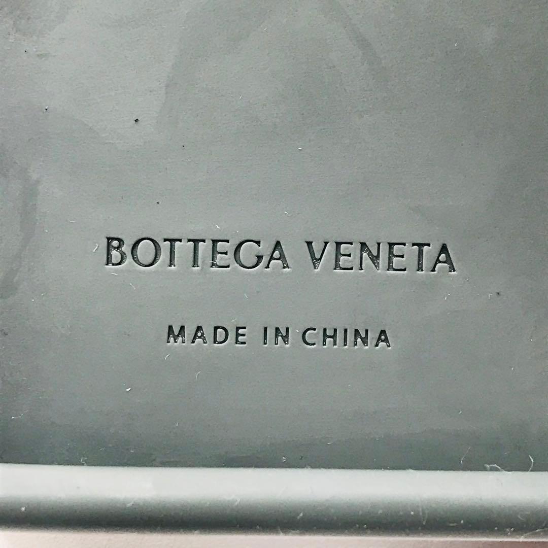 ボッテガ ヴェネタ✨iPhone15Proケース 灰色 グレー シリコン ラバー