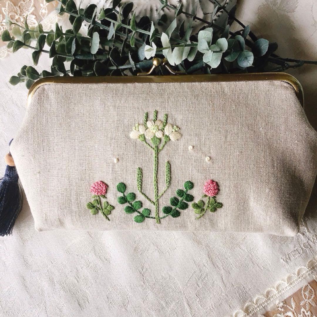 春の散歩道のがま口ポーチ　手刺繍　ハンドメイド