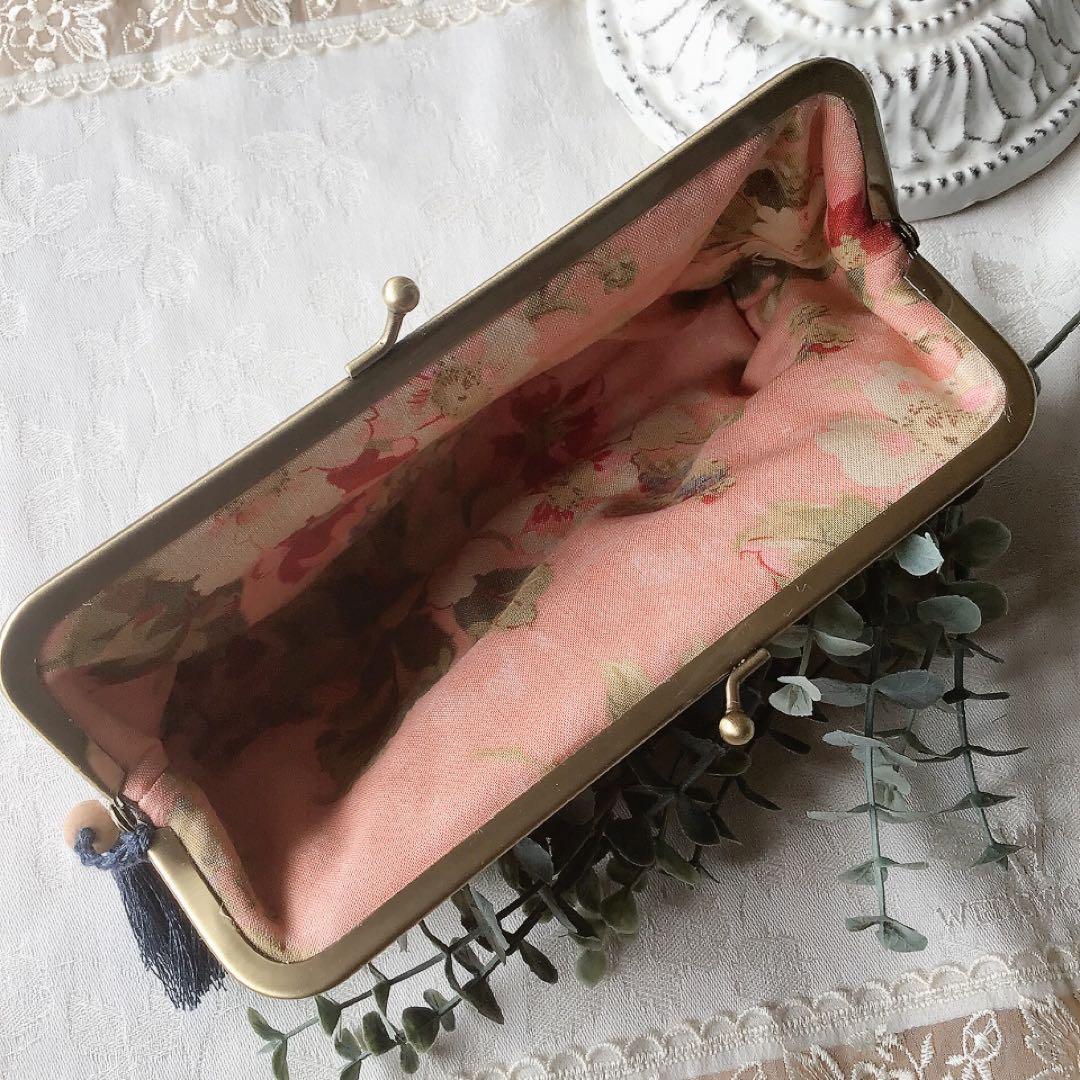 春の散歩道のがま口ポーチ　手刺繍　ハンドメイド