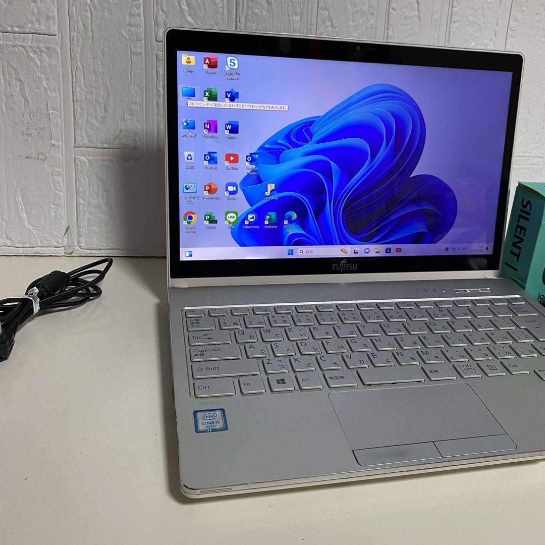 Windows11 オフィス2024年Corei5 SSD メモリ8GB 富士通