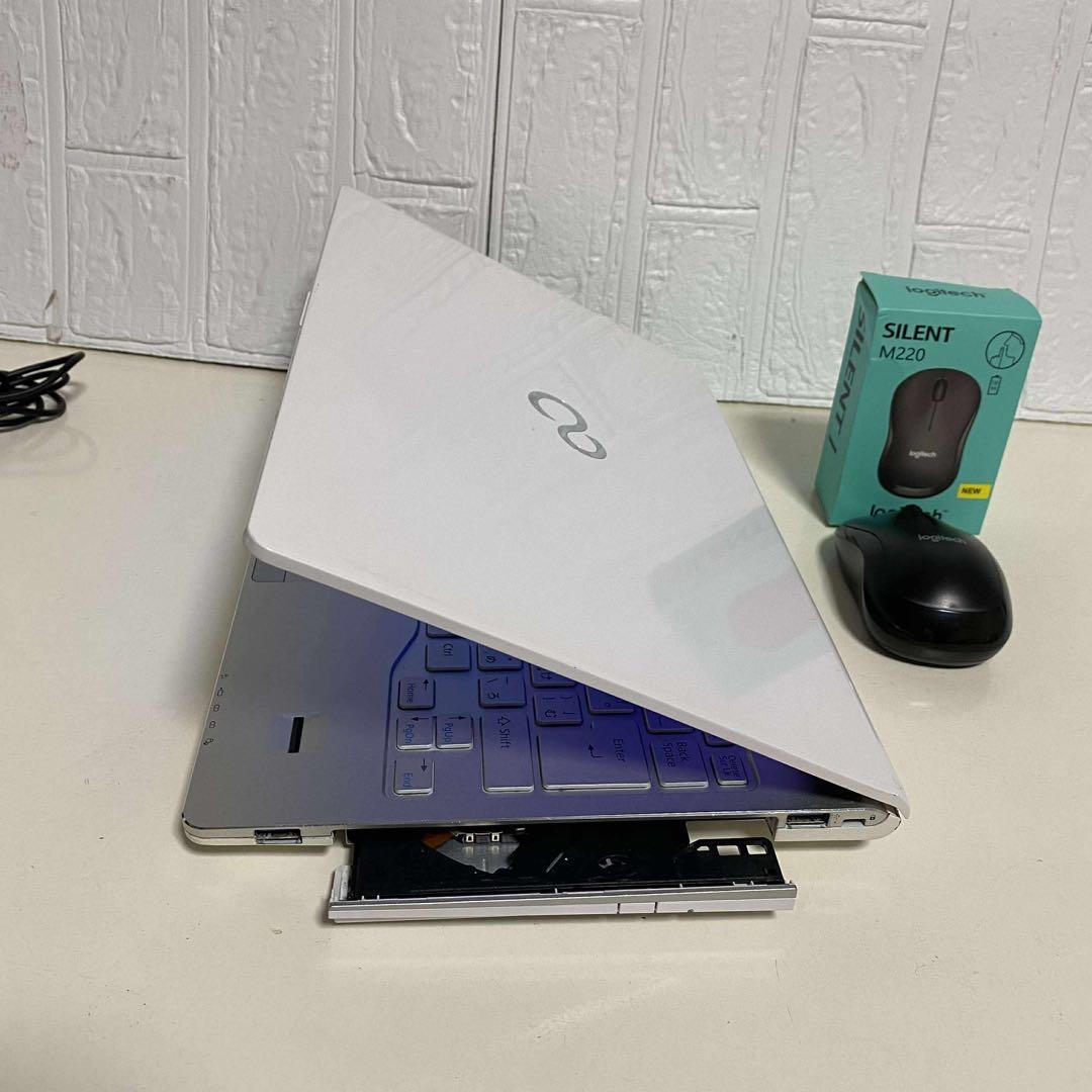 Windows11 オフィス2024年Corei5 SSD メモリ8GB 富士通
