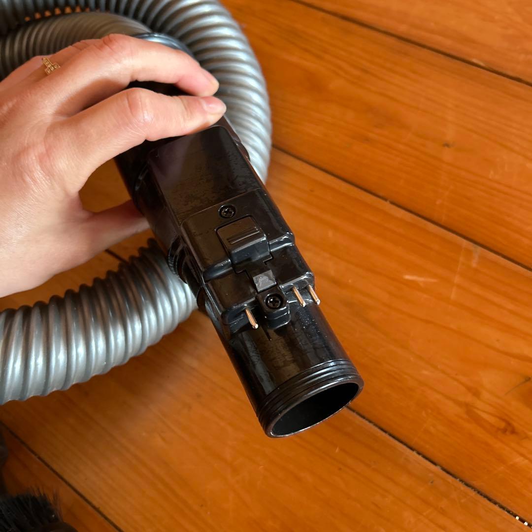 2019年製 東芝 掃除機 軽い　紙パック式 キャニスター型 VC-PH9-R