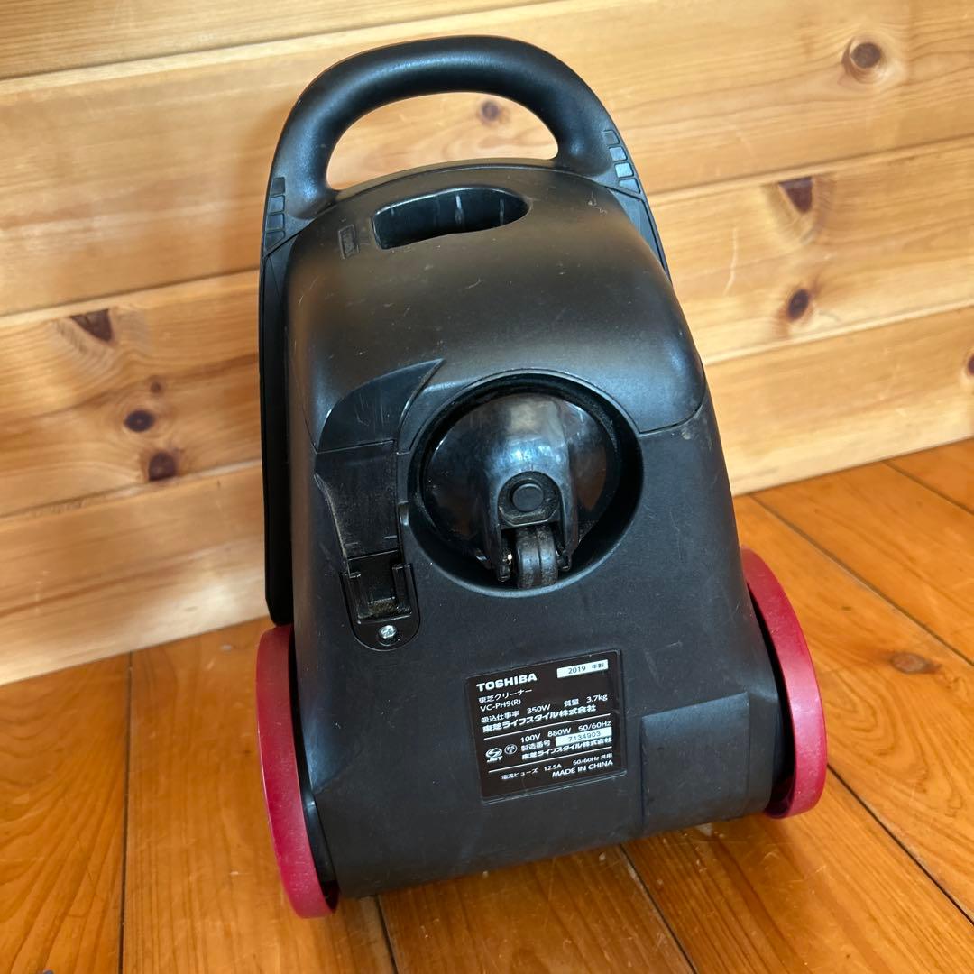 2019年製 東芝 掃除機 軽い　紙パック式 キャニスター型 VC-PH9-R