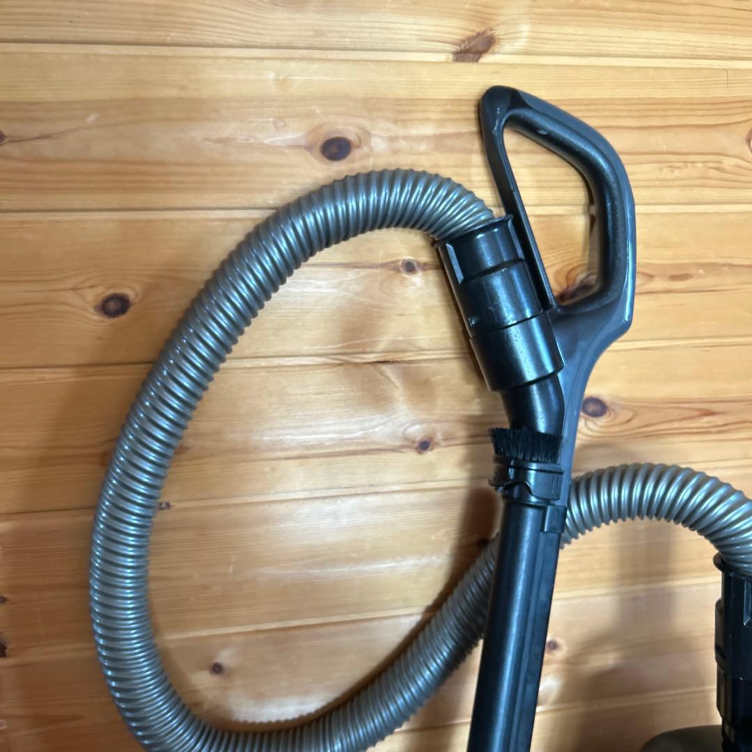 2019年製 東芝 掃除機 軽い　紙パック式 キャニスター型 VC-PH9-R