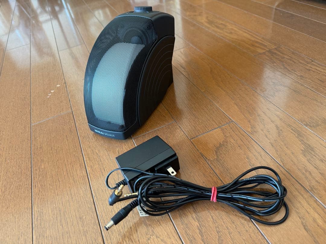 MIRAI スピーカー 本体と付属品