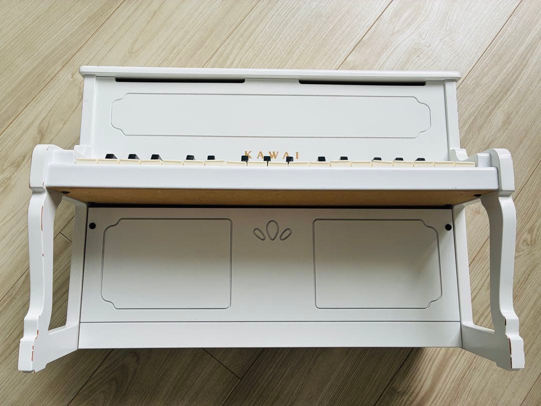 KAWAI アップライトピアノ ホワイト