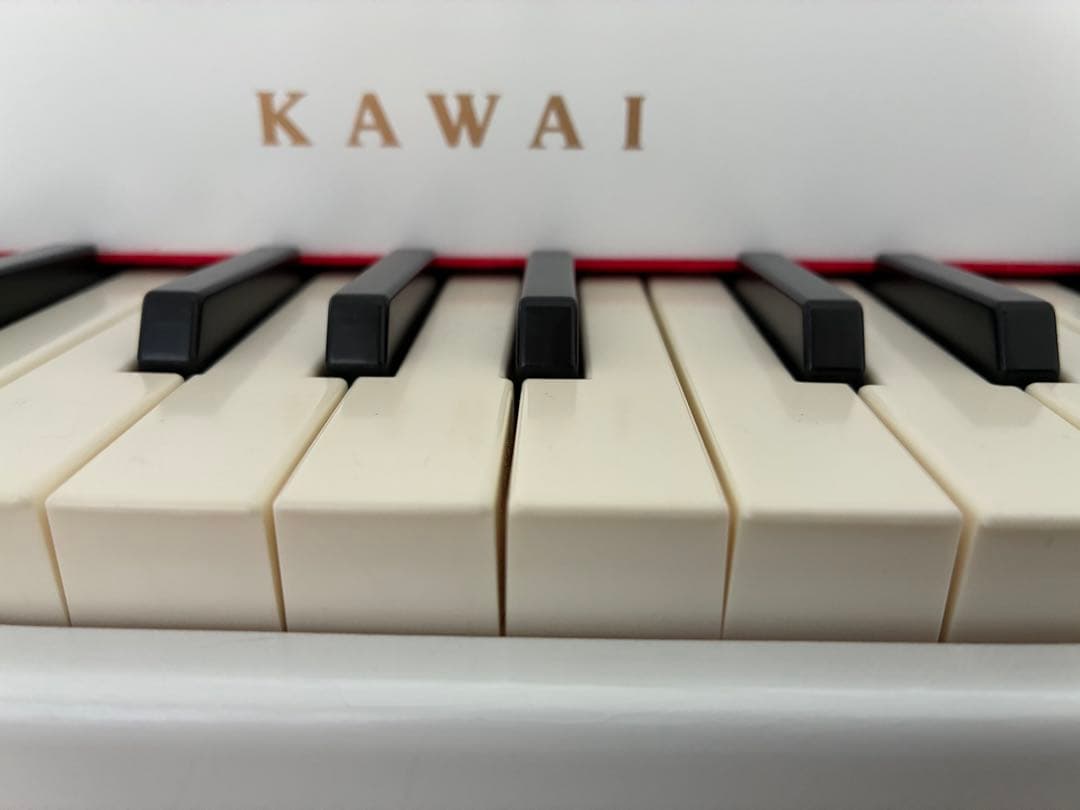 KAWAI アップライトピアノ ホワイト