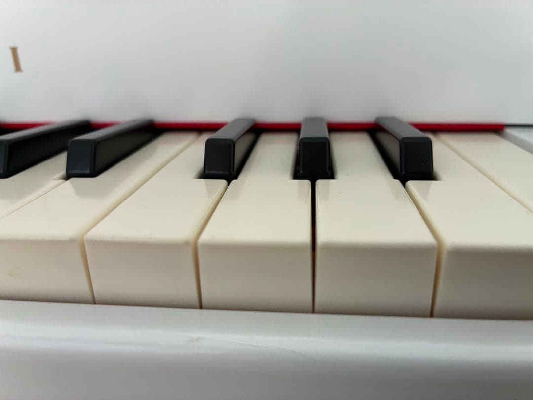 KAWAI アップライトピアノ ホワイト