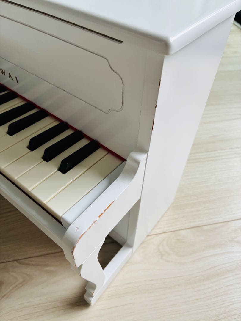 KAWAI アップライトピアノ ホワイト