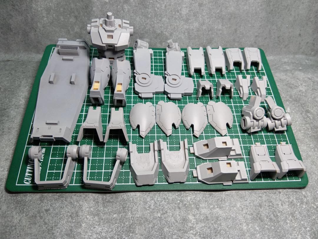 ガンダム ガレージキット 1/144 (HGサイズ)