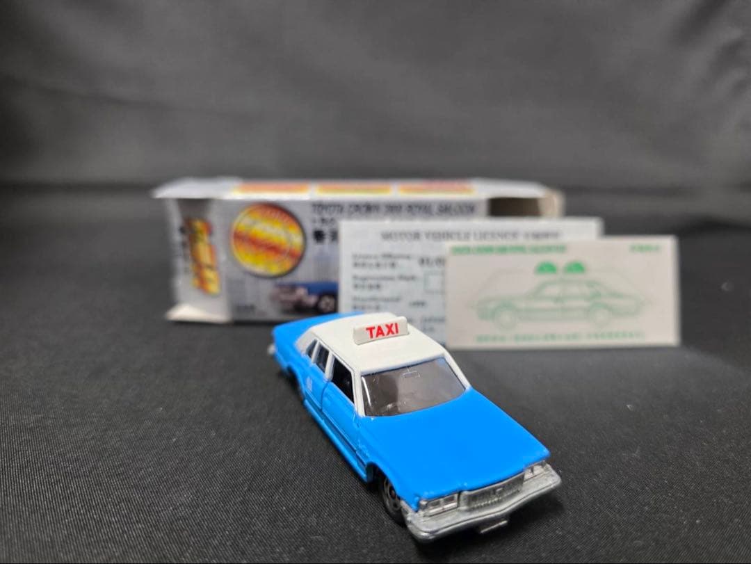 トミカ香港的士完品。美品。シール未使用