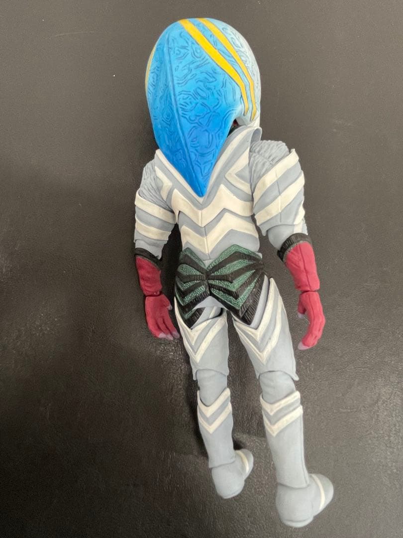 kntoy62-0339 S.H.Figuarts ウルトラセブン　ガッツ星人