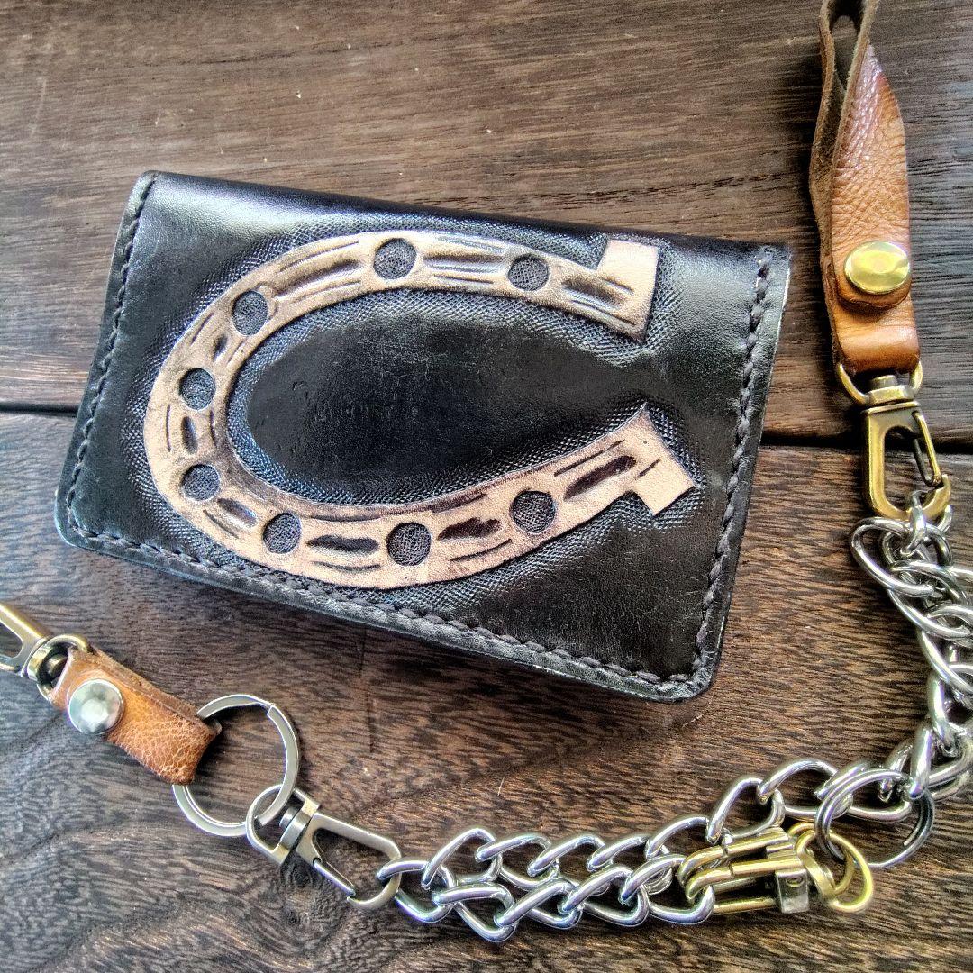 ミドルサイズ　トラッカーウォレット　蹄鉄　手染め 小判カン付き