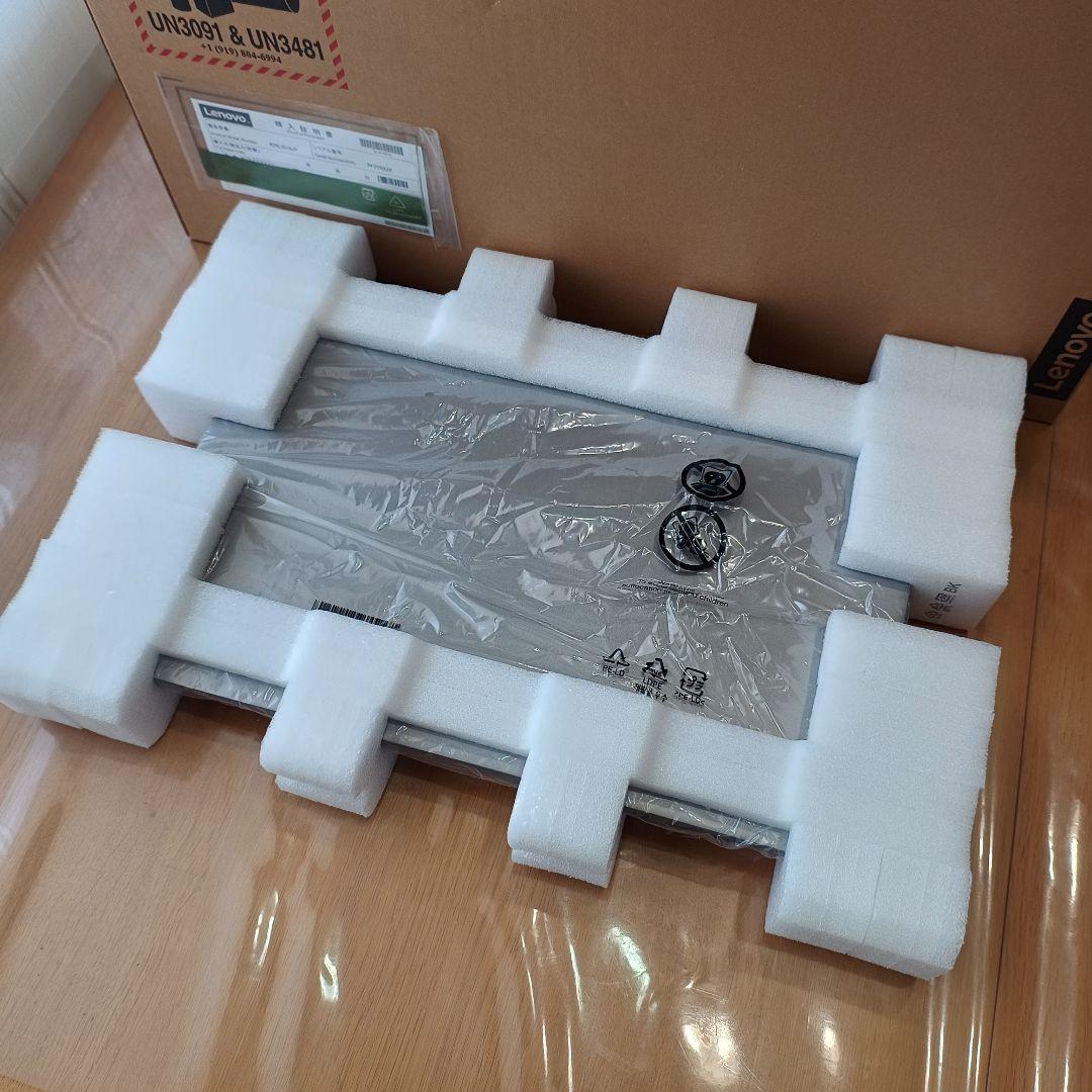 Lenovo　IdeaPad Slim370i　17型 (第12世代Intel)