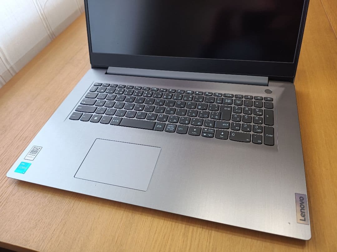 Lenovo　IdeaPad Slim370i　17型 (第12世代Intel)