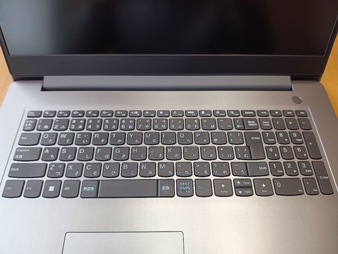 Lenovo　IdeaPad Slim370i　17型 (第12世代Intel)