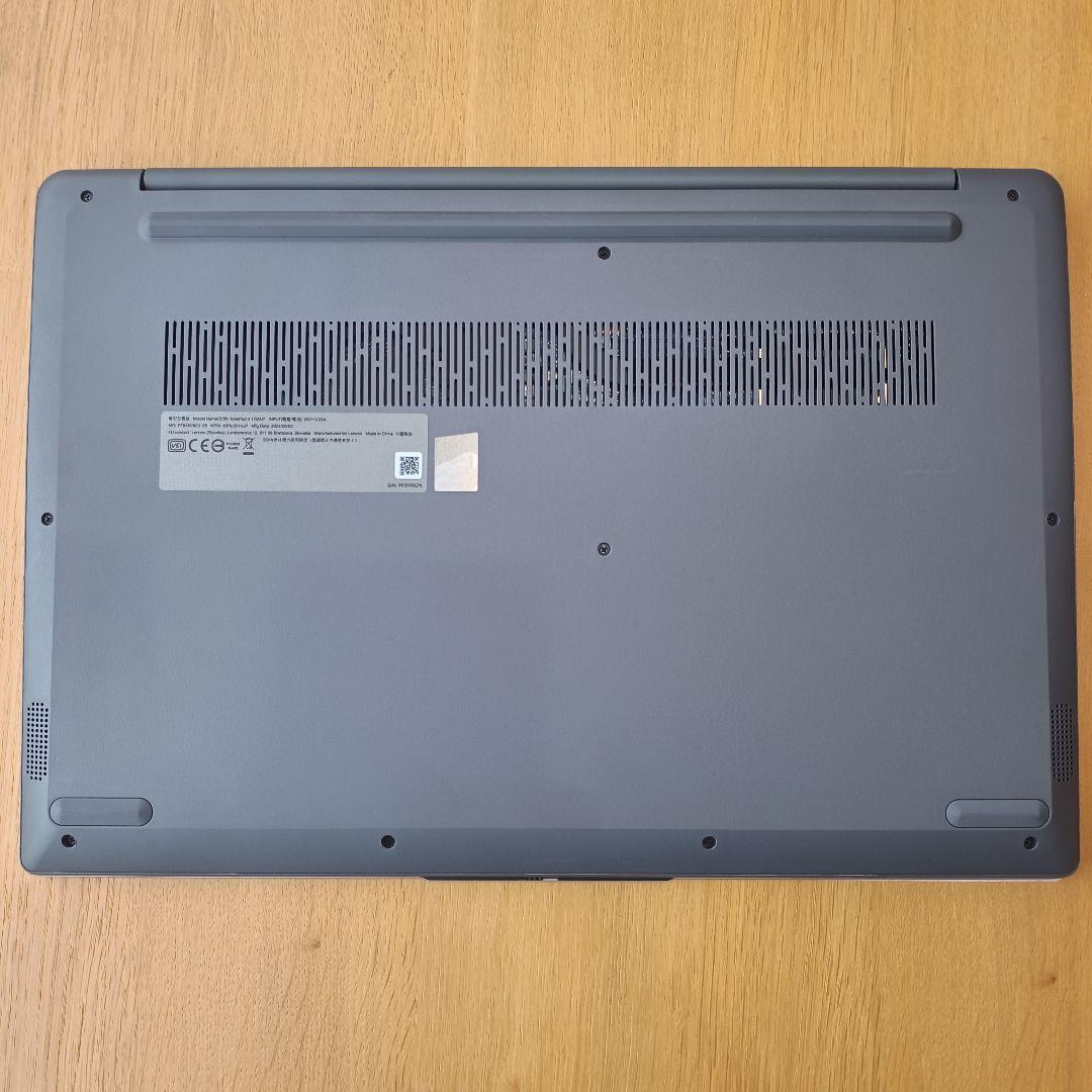Lenovo　IdeaPad Slim370i　17型 (第12世代Intel)