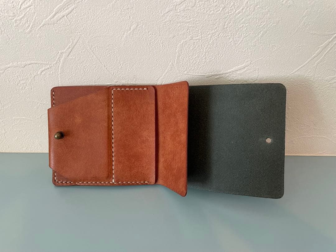そこそこ 薄い 二つ折り財布
