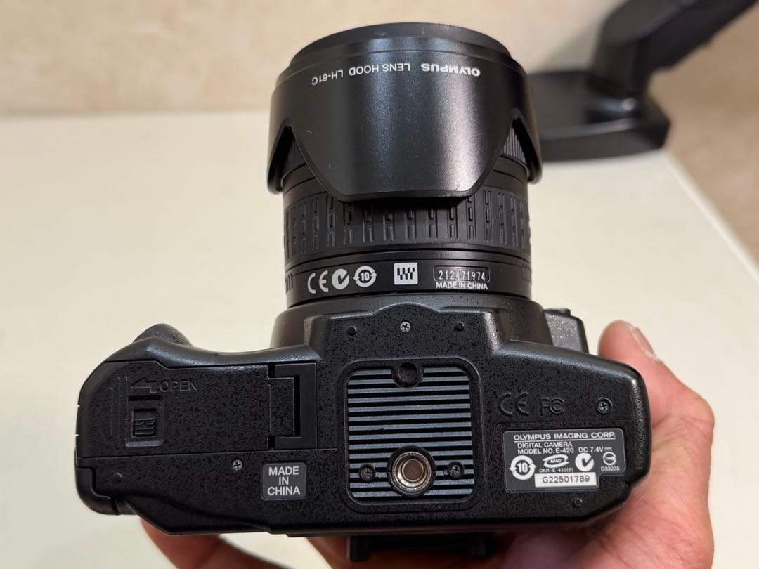 OLYMPUS E-420 メモリー2gbデジタルカメラ