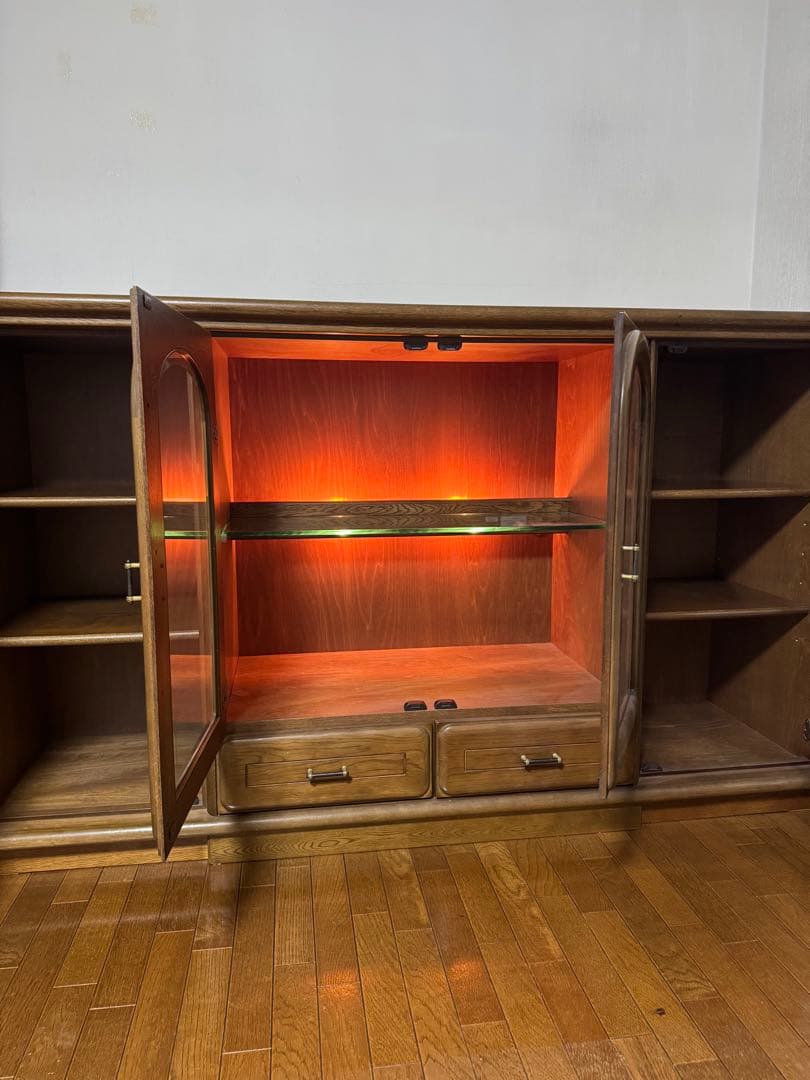 木製キャビネット LED照明付き