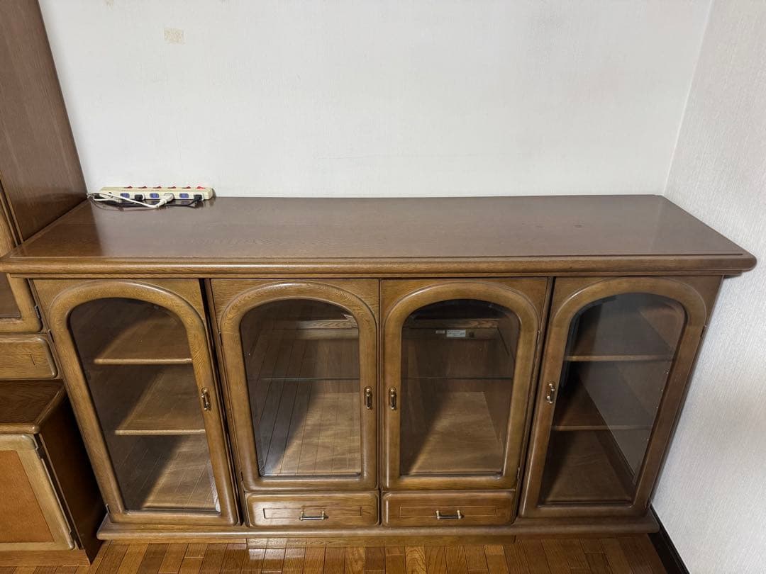 木製キャビネット LED照明付き