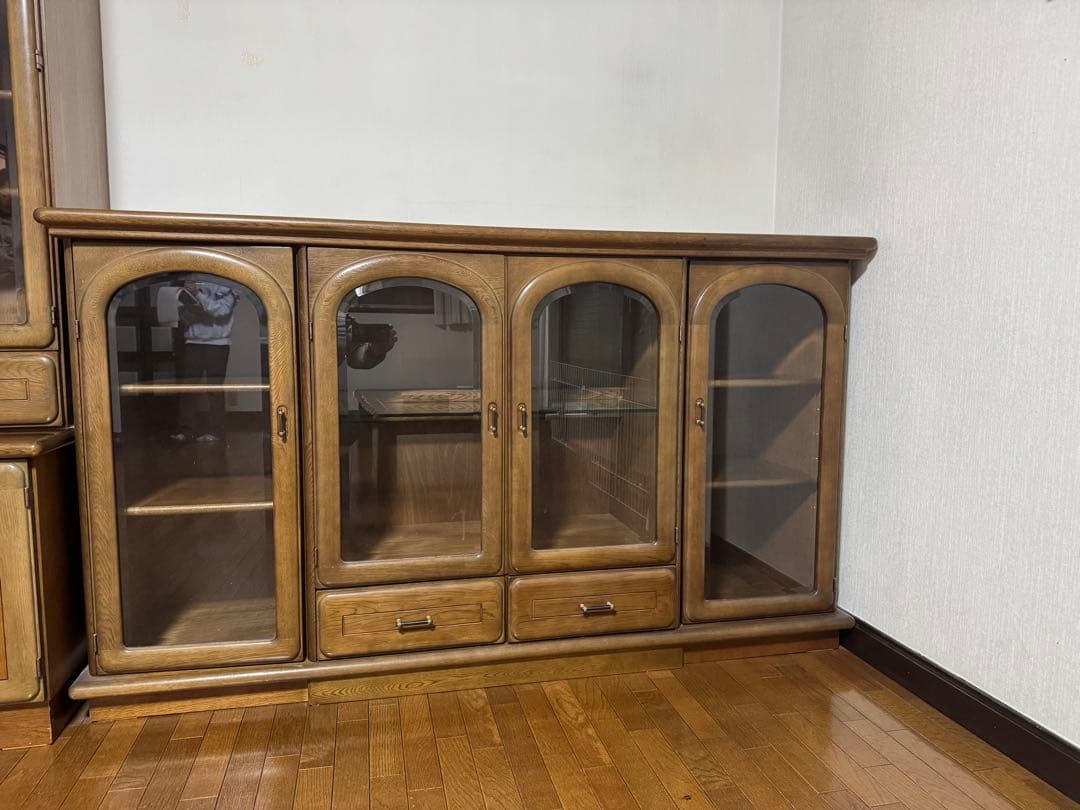 木製キャビネット LED照明付き