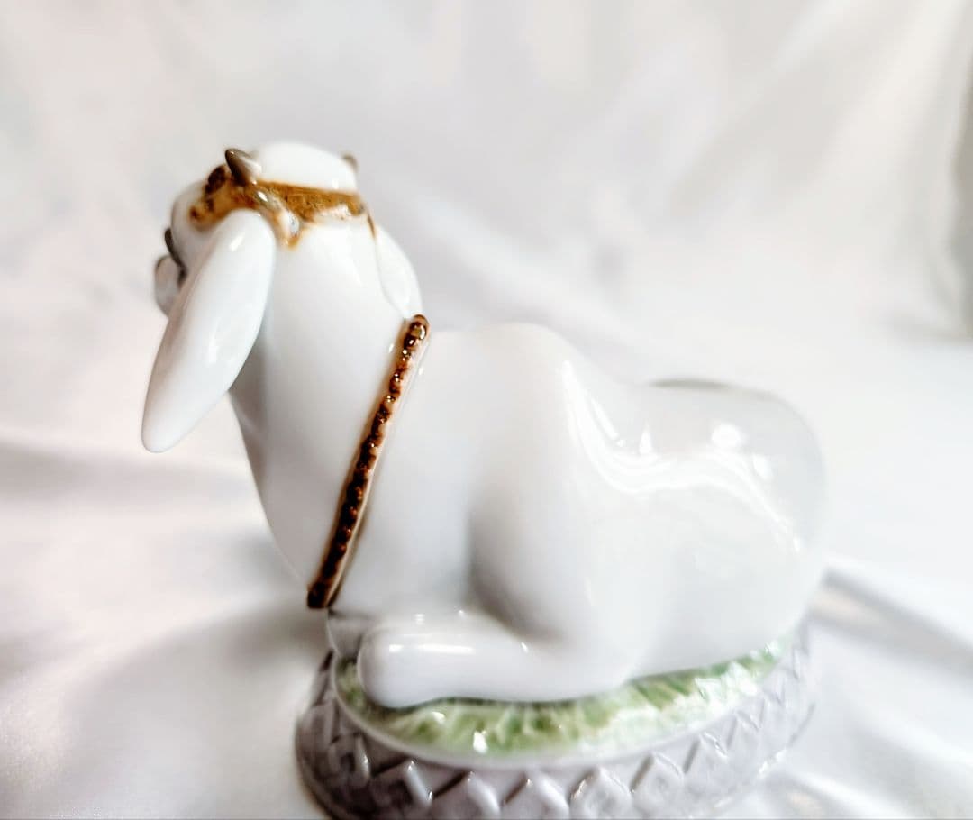 あろま　【ヘレンドインドの華ボンボニエール】＋【リヤドロ聖なる牛】