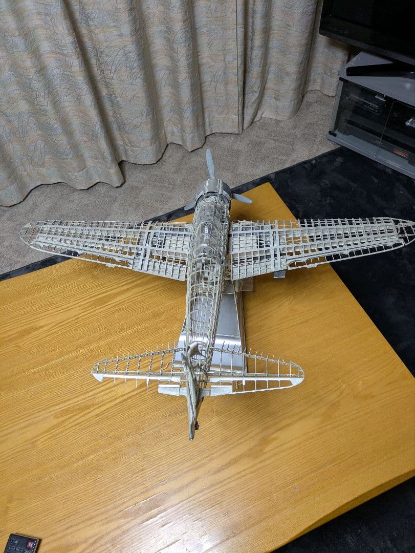 デカい！　デアゴスティーニ　零戦　骨組み完成品