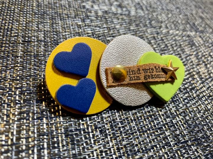 ¨̮シェイプレザーのヘアクリップ　1