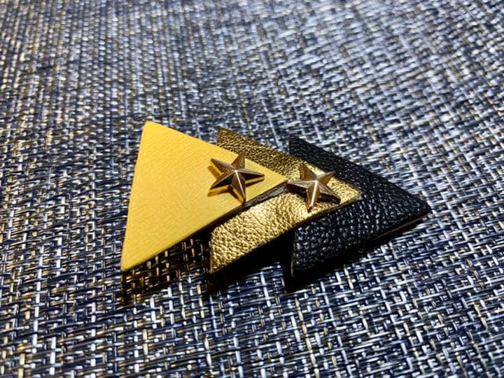 ¨̮シェイプレザーのヘアクリップ　1