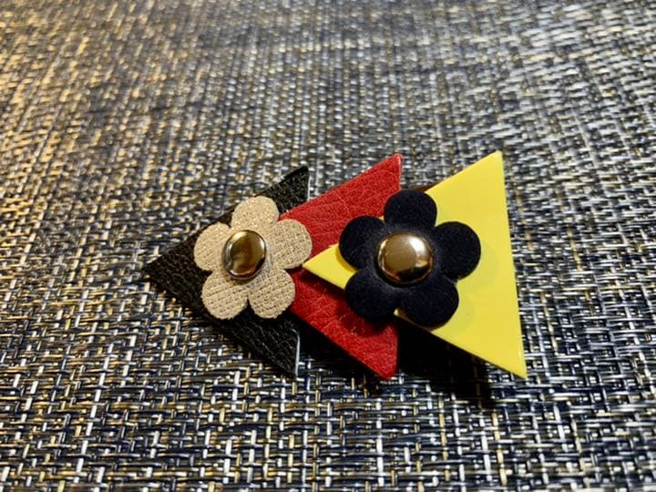 ¨̮シェイプレザーのヘアクリップ　1