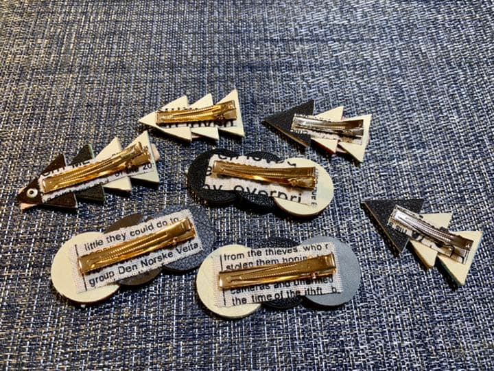 ¨̮シェイプレザーのヘアクリップ　1