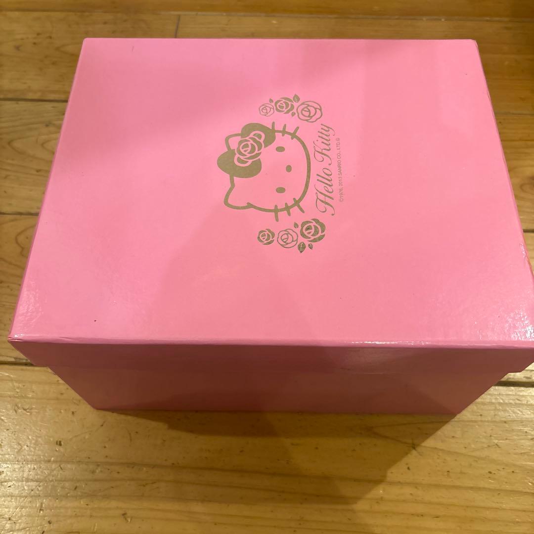 ハローキティ スパンコールぬいぐるみ