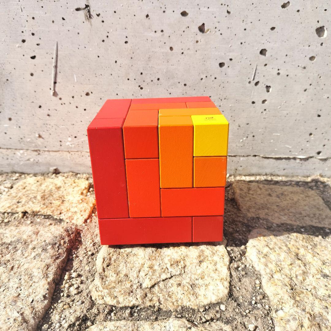 ネフ社　naef キュービックス cubicus 赤 red