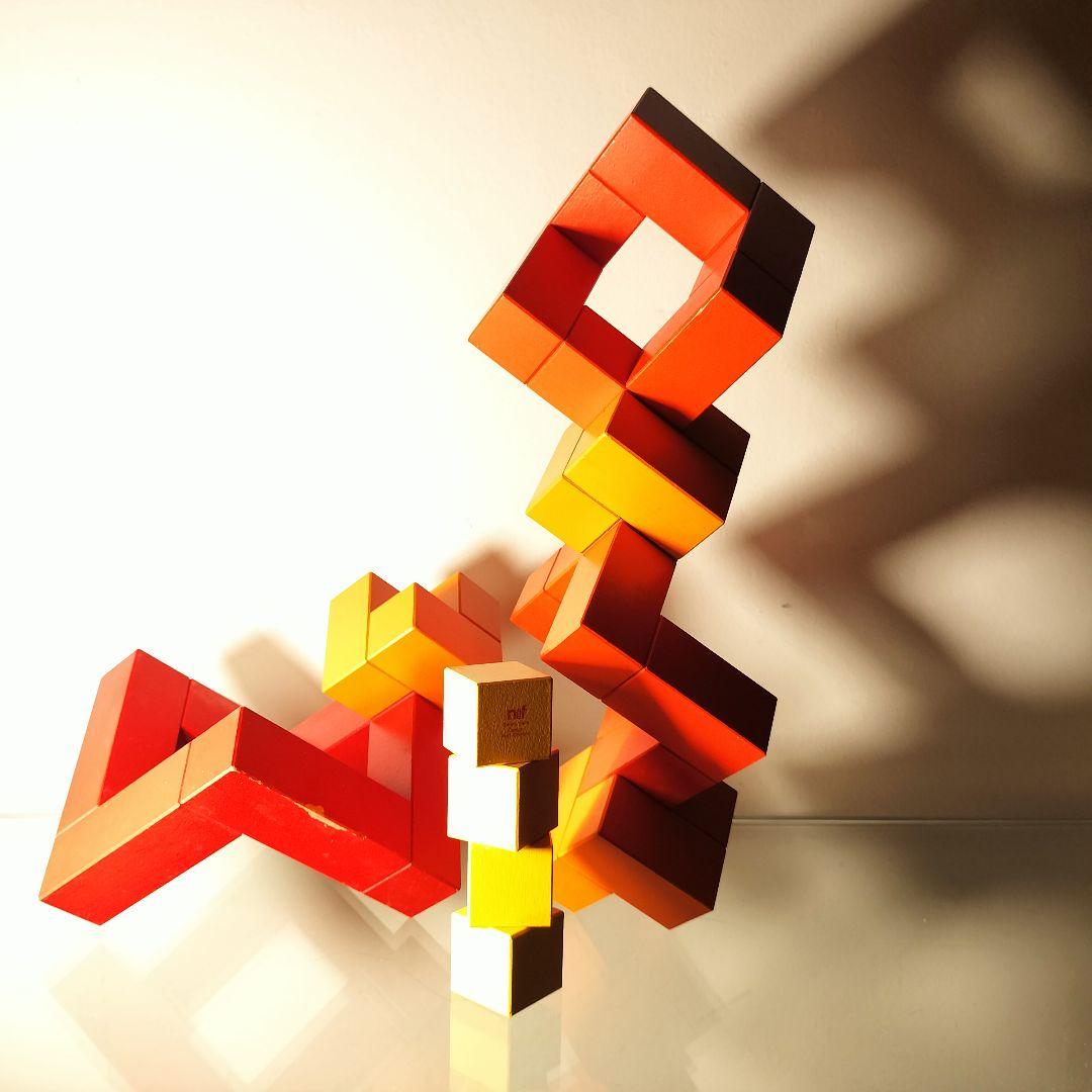 ネフ社　naef キュービックス cubicus 赤 red