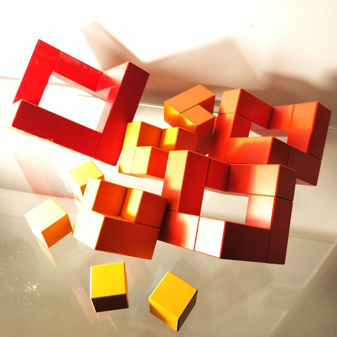 ネフ社　naef キュービックス cubicus 赤 red