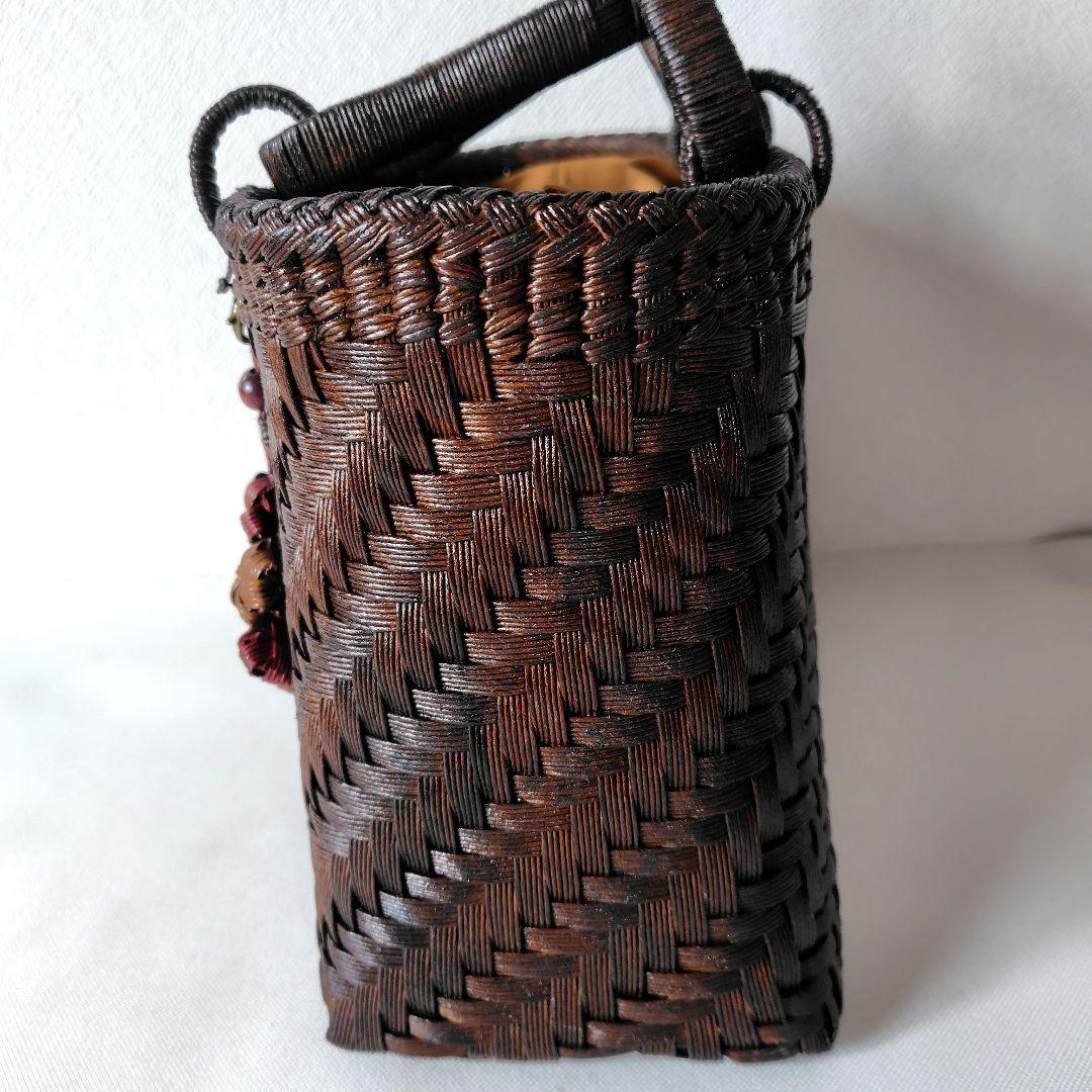 クラフトで作った山葡萄風濃淡の有るアンティーク調の網代編みかごバッグ