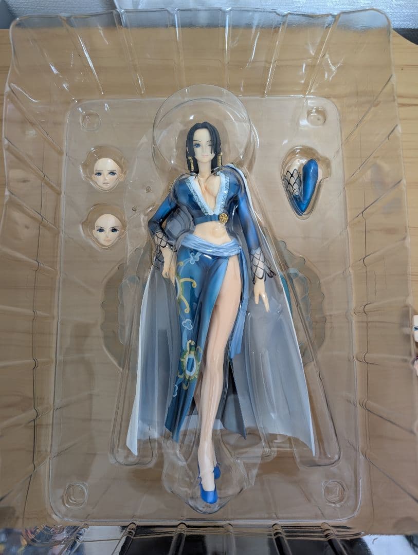 BOA HANCOCK Ver.BLUE フィギュア