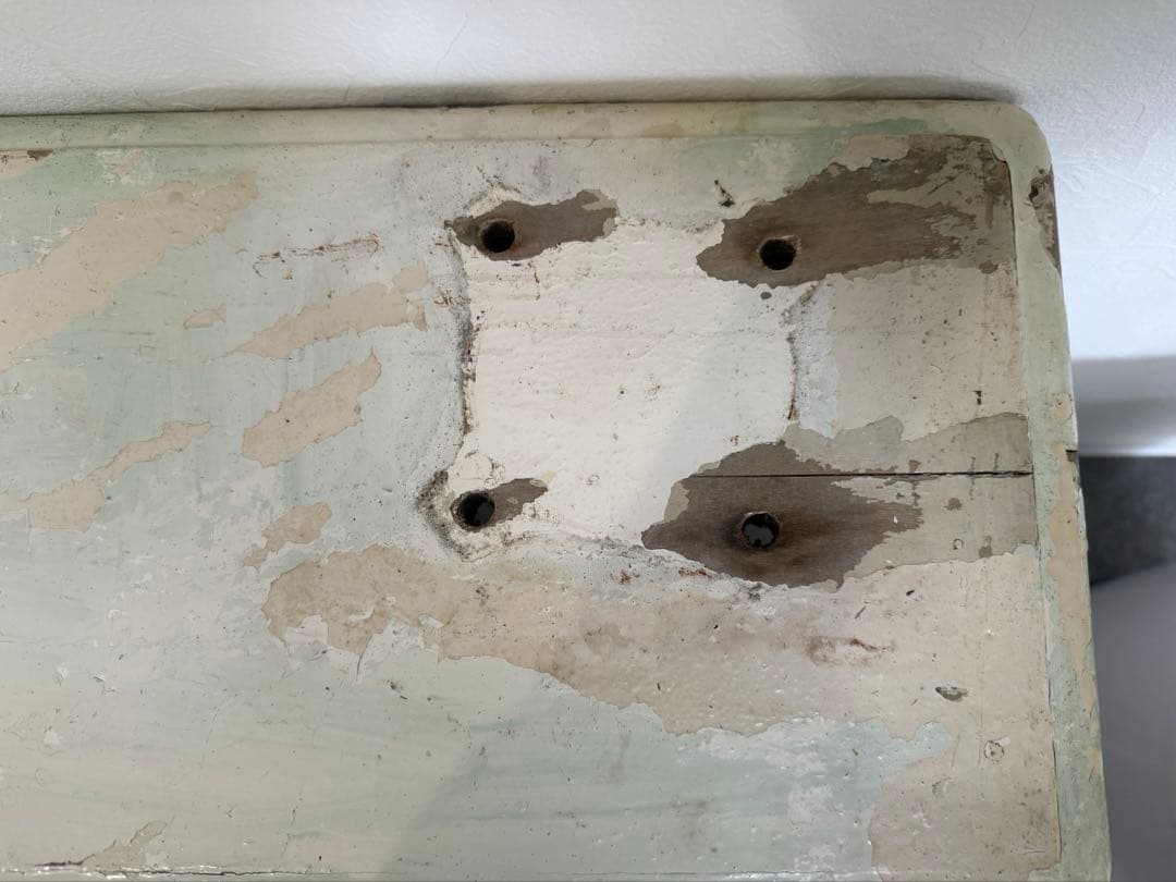 フランスアンティーク　シャビーシックなペイントの木製テーブル