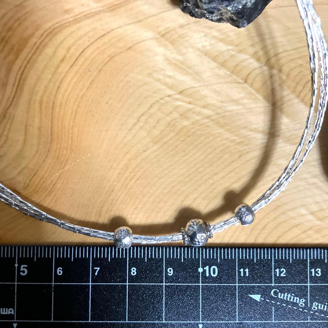 カレンシルバー華奢な四連ネックレス