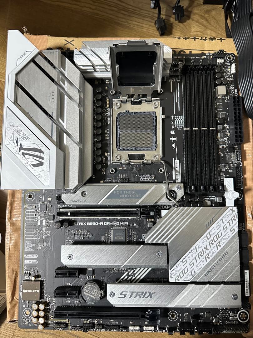 ROG STRIX B650A GAMING Wi-Fi マザーボード