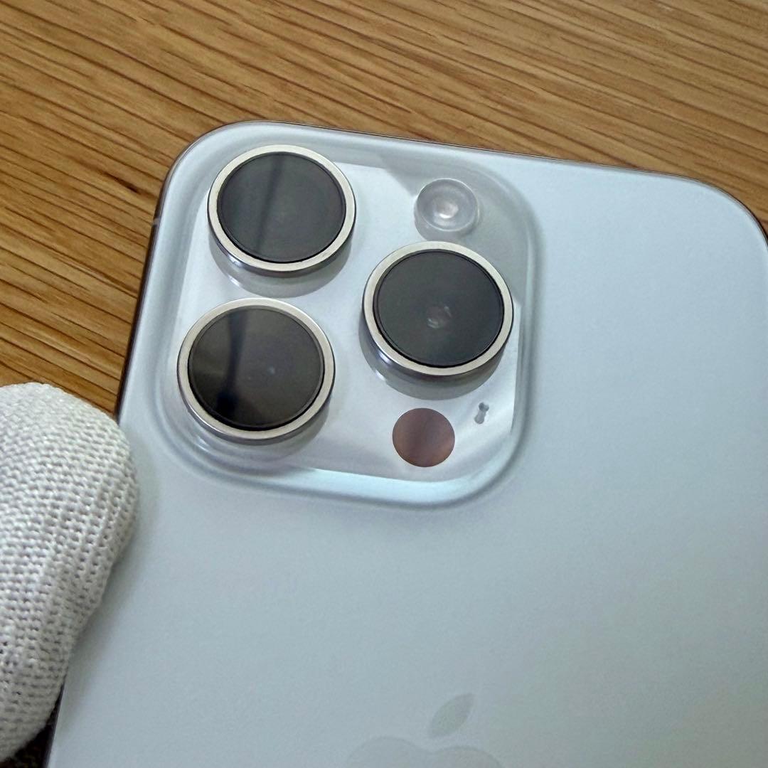 【美品】iPhone 15 Pro 1TB SIMフリー ホワイトチタニウム