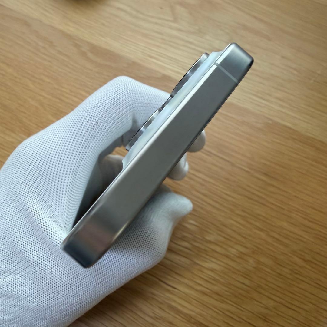 【美品】iPhone 15 Pro 1TB SIMフリー ホワイトチタニウム