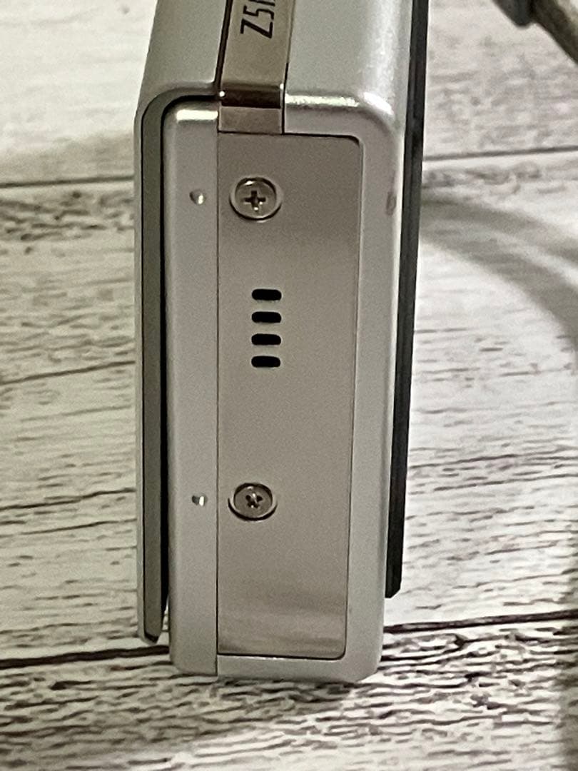 FUJIFILM FinePix Z5 コンパクトデジタルカメラ