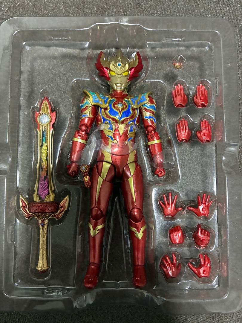 フィギュアーツ ウルトラマンタイガ トライストリウムレインボー