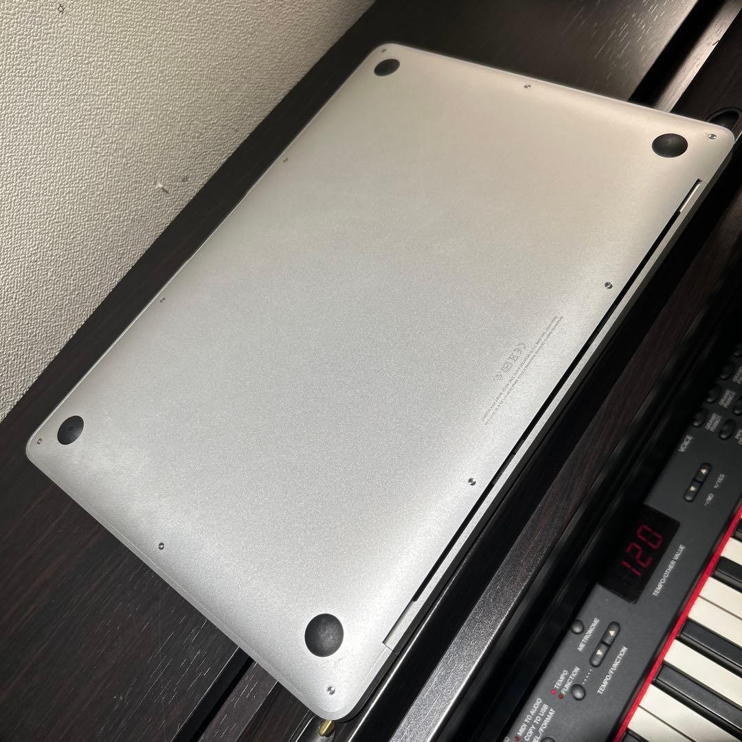 【美品】MacBook Air 13.3インチ 8GB 256GBシルバー箱あり